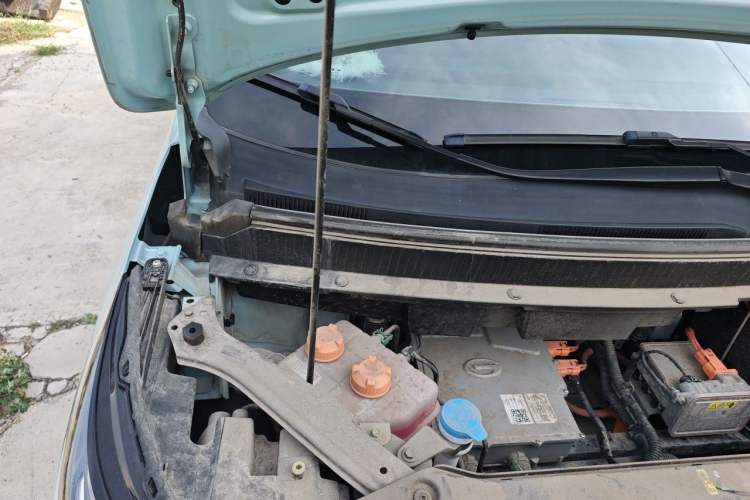 Used AION Y 2023 Plus 510 Tech Edition Engine Bay Right