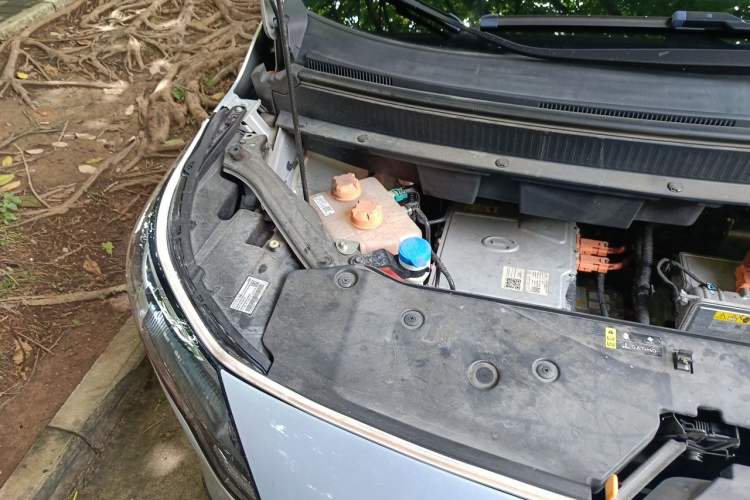 Used AION Y 2023 Younger Engine Bay Right