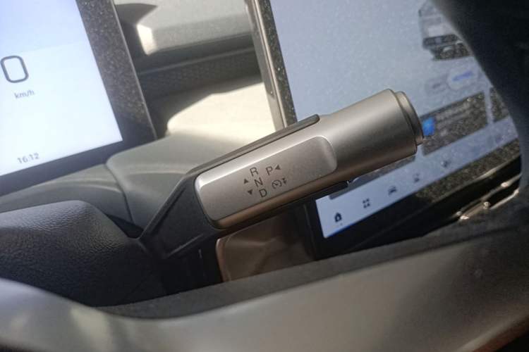 Used AION Y 2023 Younger Star Edition Gear Lever