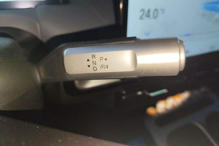 Used AION Y 2023 Plus 510 Smart Edition Gear Lever