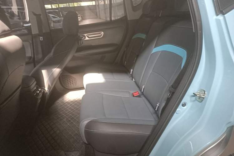 Used AION Y 2023 Younger Star Edition Left Rear Seat