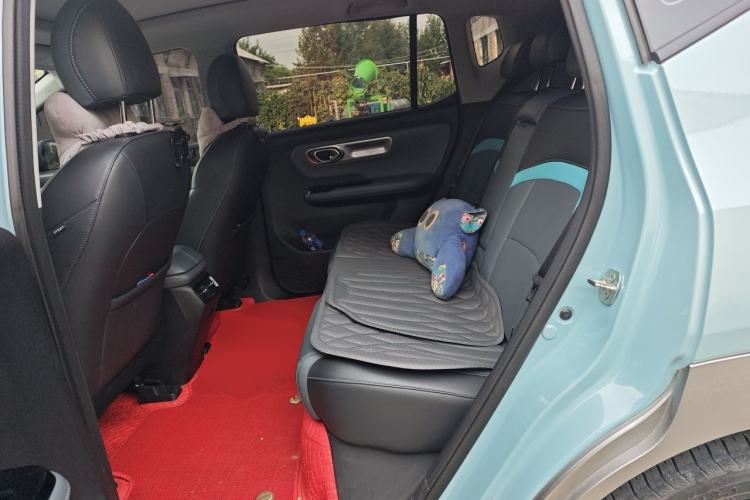 Used AION Y 2023 Plus 510 Tech Edition Left Rear Seat