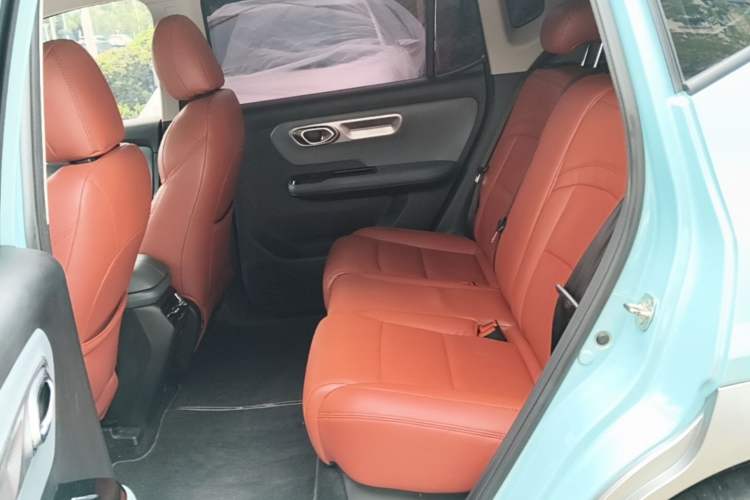 Used AION Y 2023 Younger Left Rear Seat