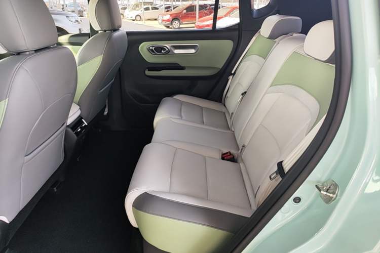 Used AION Y 2023 Plus 510 Smart Edition Left Rear Seat