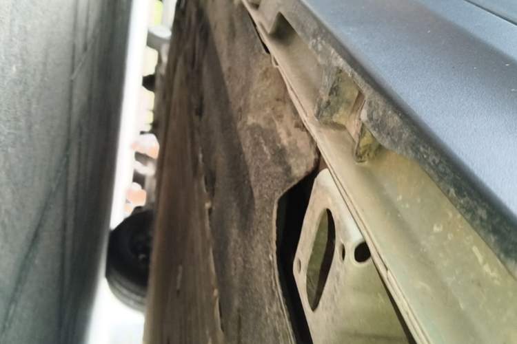 Used AION Y 2023 Younger Left Side Sill