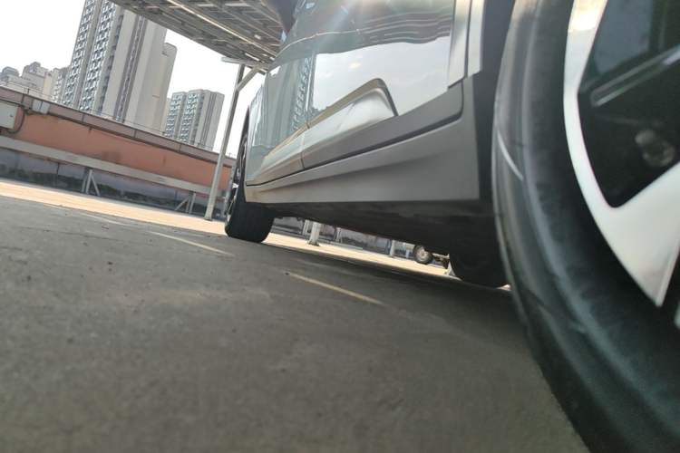 Used AION Y 2023 Plus 510 Smart Edition Left Side Sill