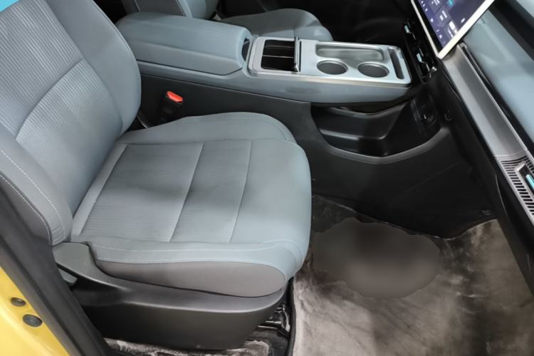 Used AION Y 2023 Plus 510 Enjoy Edition Right Front Seat