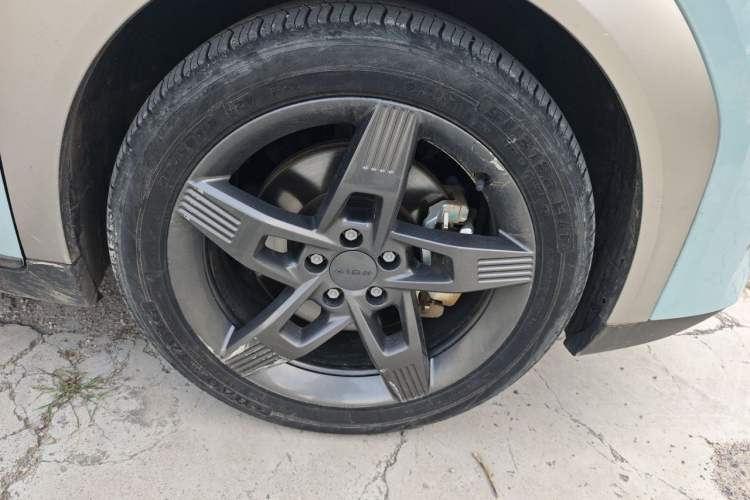 Used AION Y 2023 Plus 510 Tech Edition Right Front Wheel Hub