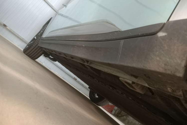 Used AION Y 2023 Younger Star Edition Right Side Sill