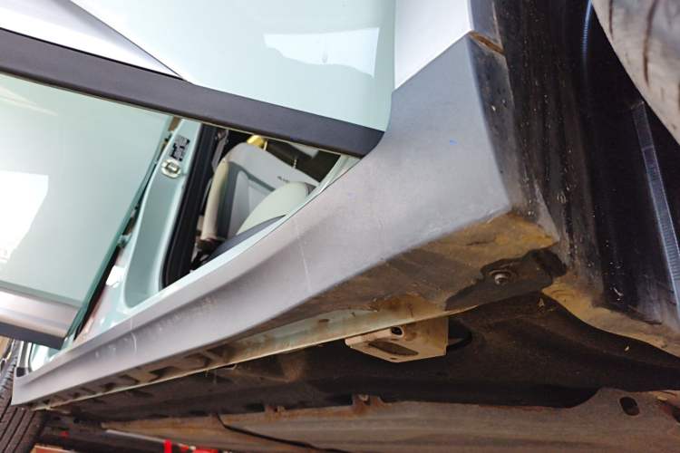 Used AION Y 2023 Plus 510 Smart Edition Right Side Sill