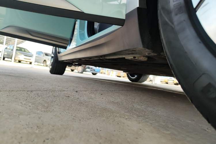 Used AION Y 2023 Plus 510 Smart Edition Right Side Sill