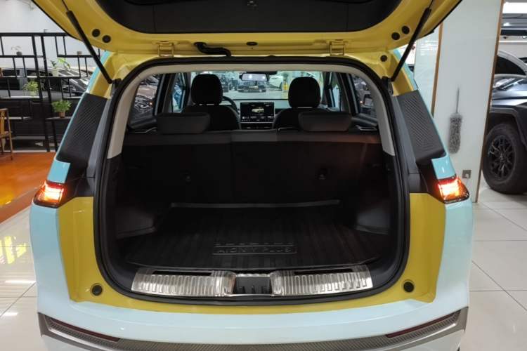 Used AION Y 2023 Plus 510 Enjoy Edition Trunk