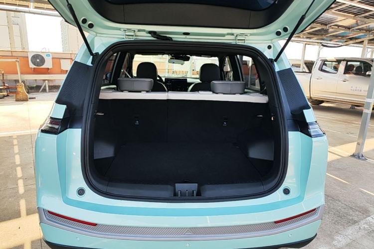 Used AION Y 2023 Plus 510 Smart Edition Trunk