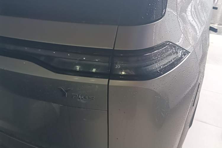 Used AION Y 2023 Younger Star Edition Right Rear Taillight