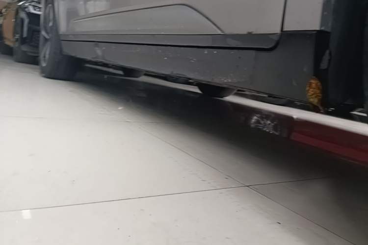 Used AION Y 2023 Younger Star Edition Right Side Sill
