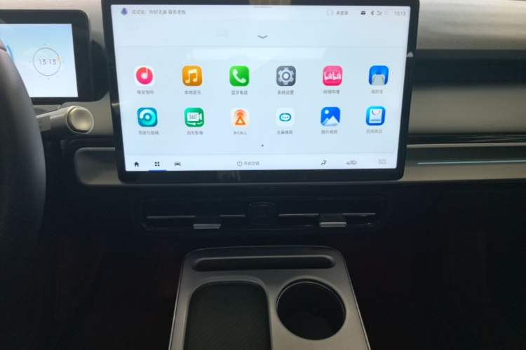 Used AION Y 2023 Plus 510 Smart Edition Audio And AC Panel