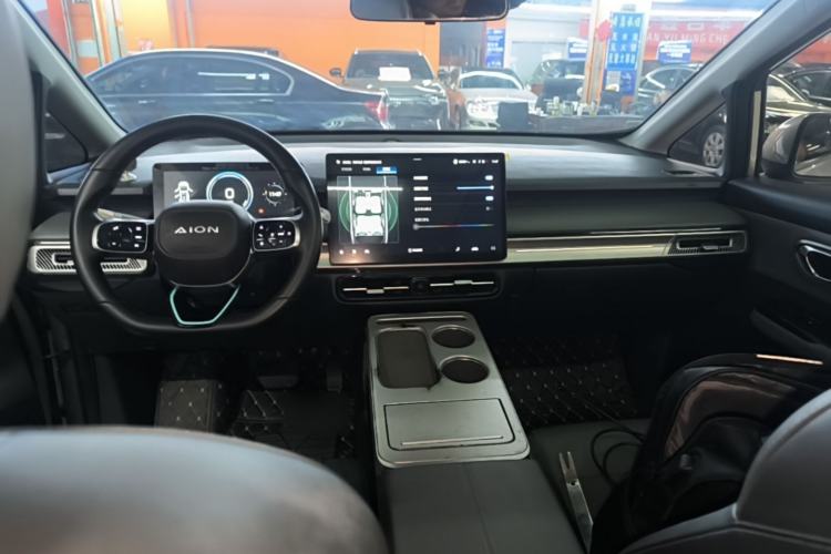 Used AION Y 2023 Plus 510 Smart Edition Center Console