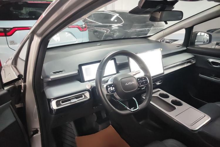 Used AION Y 2023 Younger Star Edition Center Console