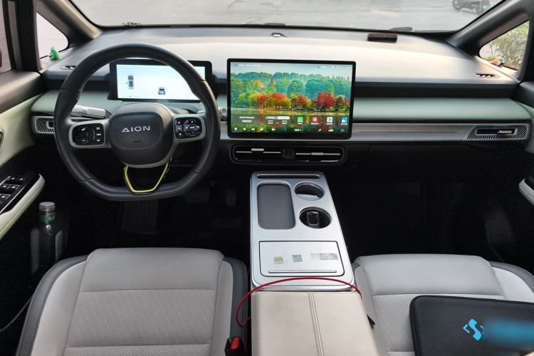 Used AION Y 2023 Plus 510 Smart Edition Center Console