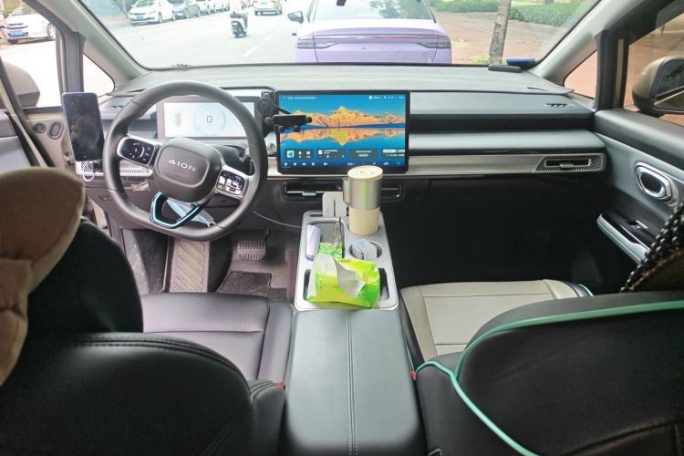 Used AION Y 2023 Plus 510 Enjoy Edition Center Console