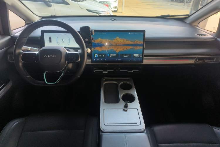 Used AION Y 2023 Plus 610 Smart Edition Ternary Lithium Center Console