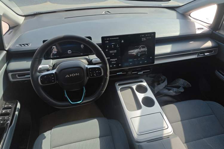 Used AION Y 2023 Younger Center Console