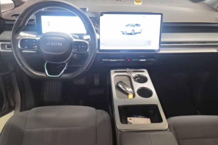 Used AION Y 2023 Younger Center Console