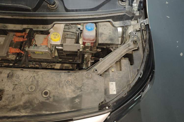 Used AION Y 2023 Plus 510 Smart Edition Engine Bay Left