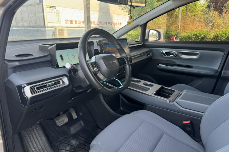 Used AION Y 2023 Younger Exterior 1