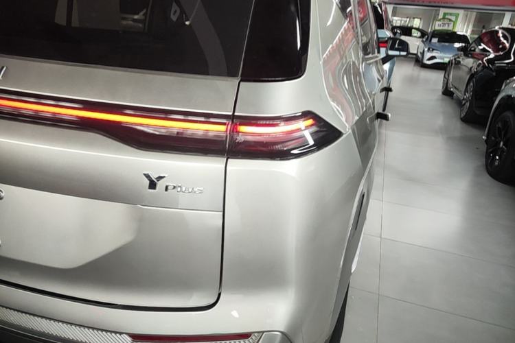 Used AION Y 2023 Younger Star Edition Exterior 3