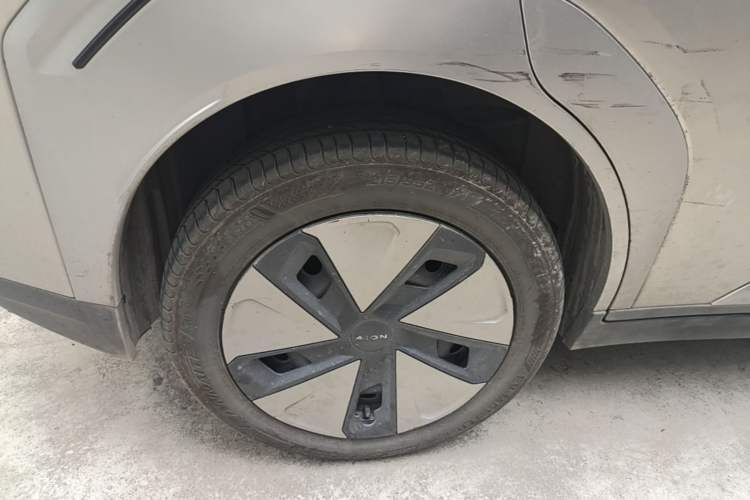 Used AION Y 2023 Younger Exterior 5