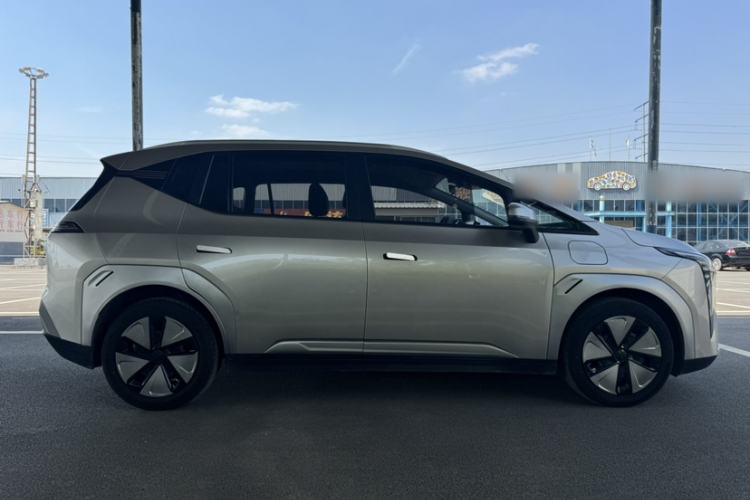 Used AION Y 2023 Younger Exterior 9