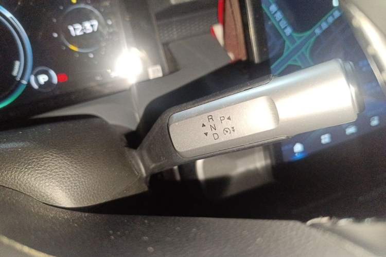 Used AION Y 2023 Plus 510 Enjoy Edition Gear Lever