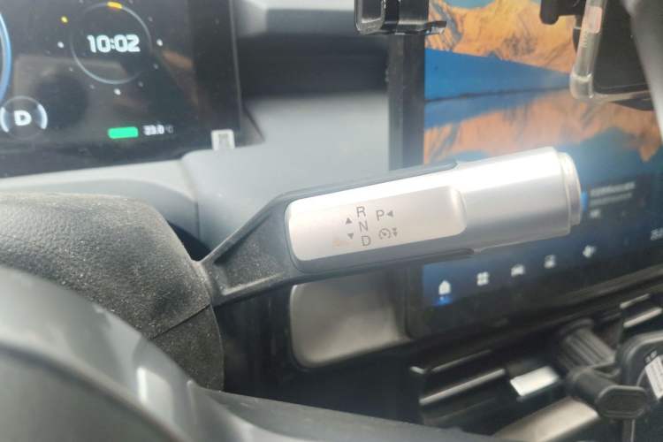 Used AION Y 2023 Plus 510 Enjoy Edition Gear Lever