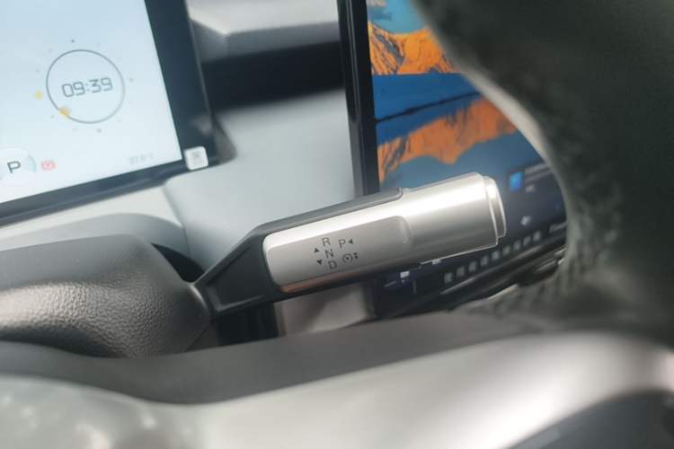 Used AION Y 2023 Younger Star Edition Gear Lever