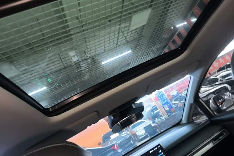 Used AION Y 2023 Plus 510 Smart Edition Headliner