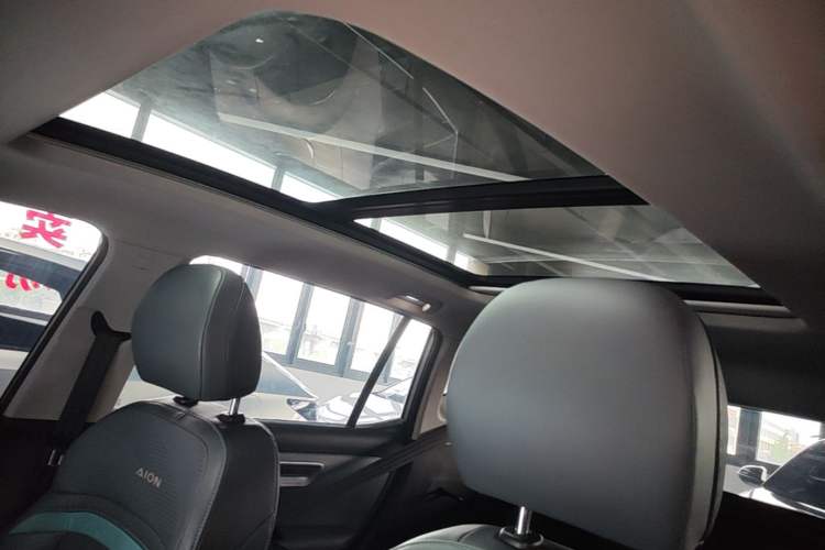 Used AION Y 2023 Younger Star Edition Headliner