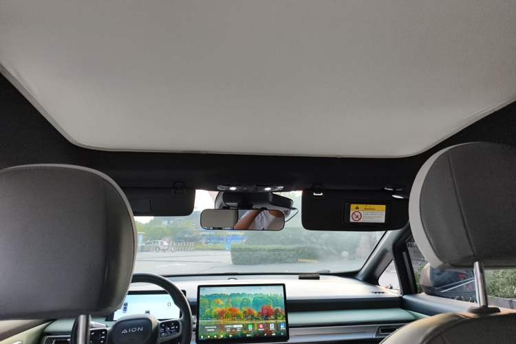 Used AION Y 2023 Plus 510 Smart Edition Headliner