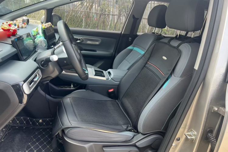 Used AION Y 2023 Plus 510 Enjoy Edition Interior 3