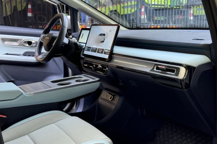 Used AION Y 2023 Plus 610 Smart Edition Ternary Lithium Interior 9