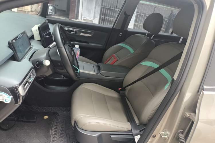 Used AION Y 2023 Younger Left Front Seat