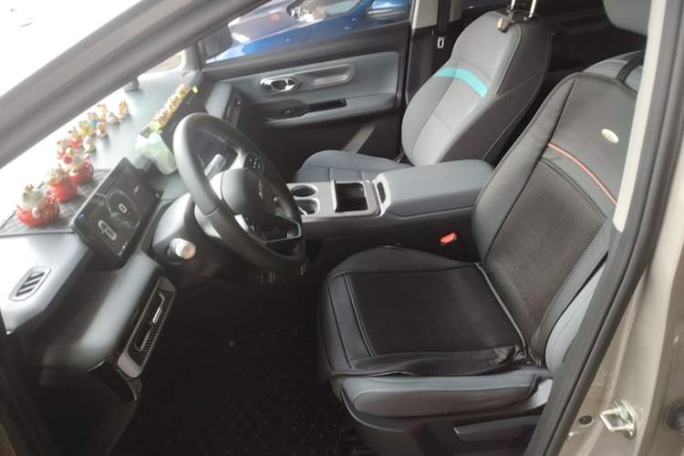 Used AION Y 2023 Plus 510 Enjoy Edition Left Front Seat