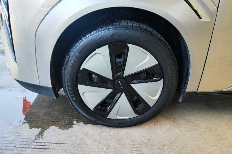 Used AION Y 2023 Plus 510 Enjoy Edition Left Front Wheel Hub