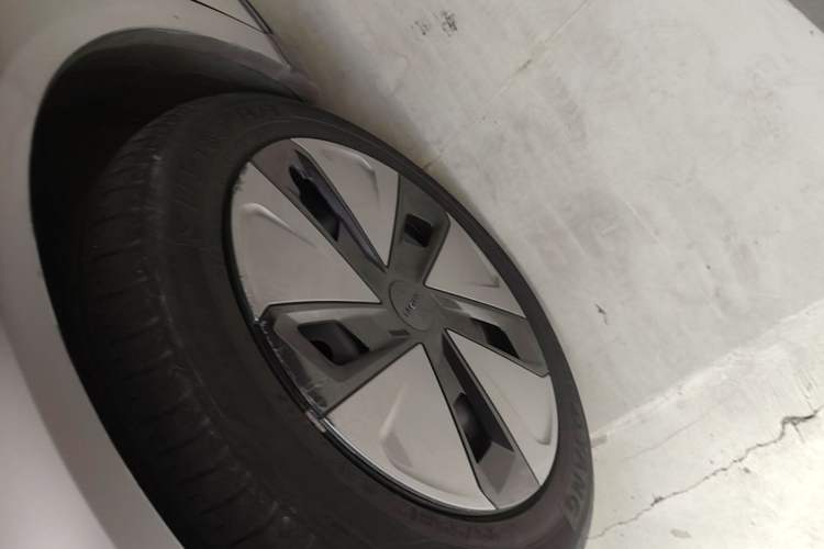 Used AION Y 2023 Plus 510 Enjoy Edition Left Front Wheel Hub
