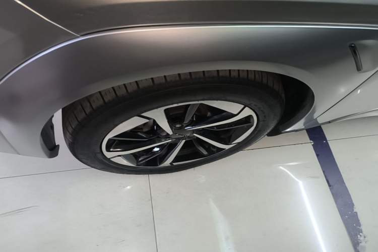 Used AION Y 2023 Plus 510 Smart Edition Left Front Wheel Hub