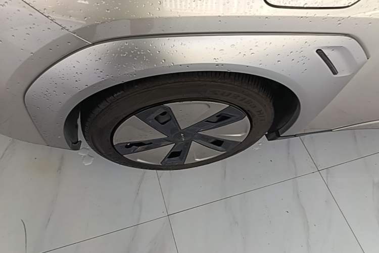 Used AION Y 2023 Plus 510 Enjoy Edition Left Front Wheel Hub