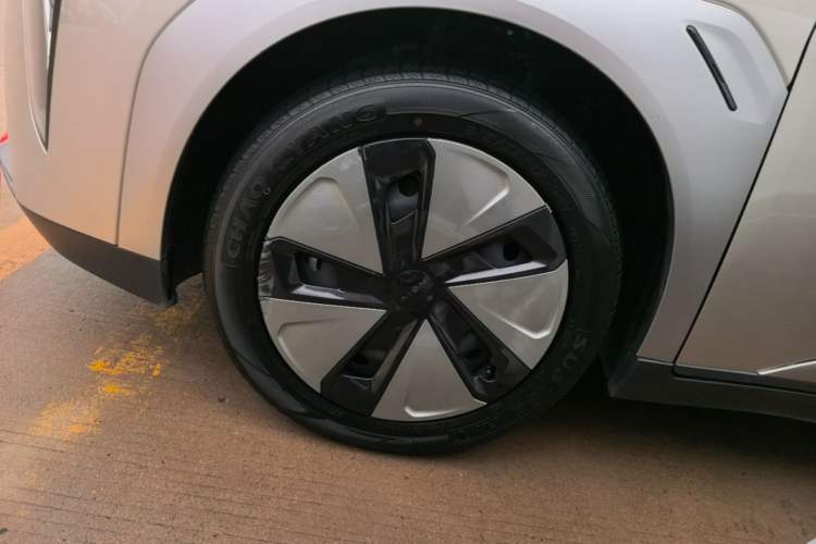 Used AION Y 2023 Plus 510 Enjoy Edition Left Front Wheel Hub