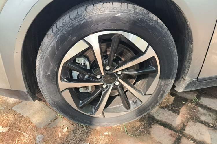 Used AION Y 2023 Plus 510 Smart Edition Left Front Wheel Hub