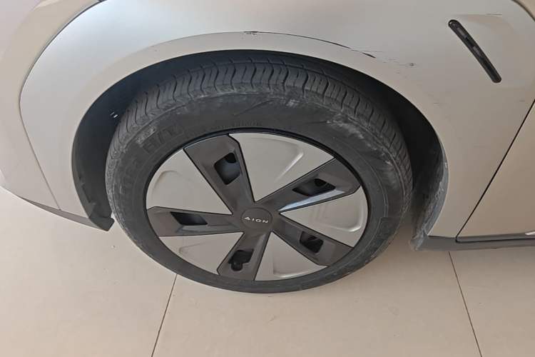 Used AION Y 2023 Plus 610 Enjoy Edition Left Front Wheel Hub
