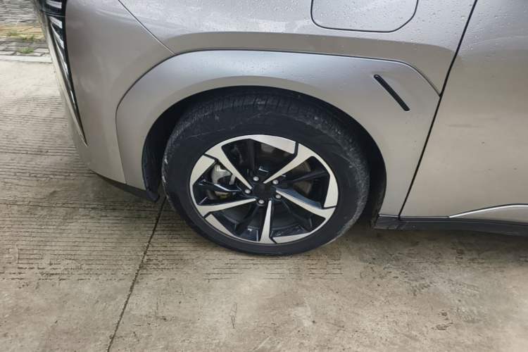 Used AION Y 2023 Younger Star Edition Left Front Wheel Hub